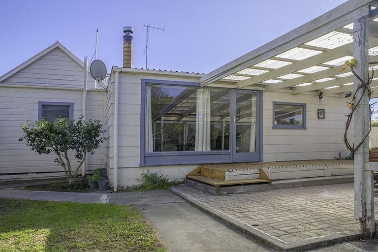 Photo of property in 24 Bennett Street, Waipawa, 4210