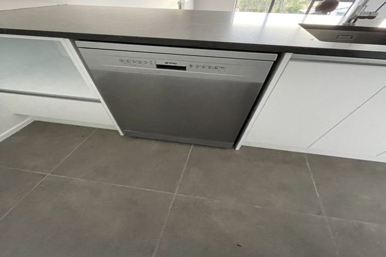 Photo of property in 145e The Parade, Island Bay, Wellington, 6023