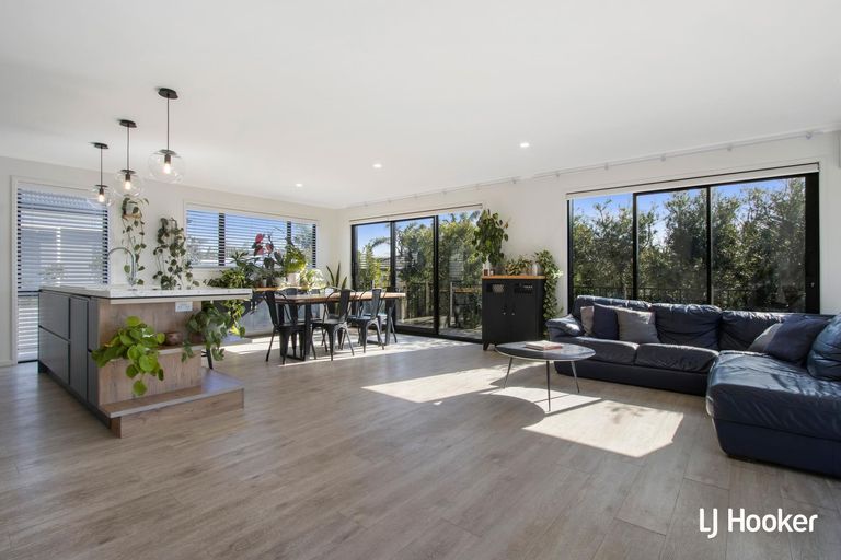 Photo of property in 16 Moet Crescent, Waihi Beach, 3611