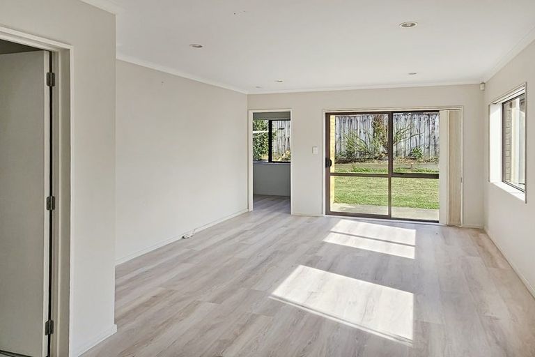 Photo of property in 98d Naylors Drive, Mangere, Auckland, 2022