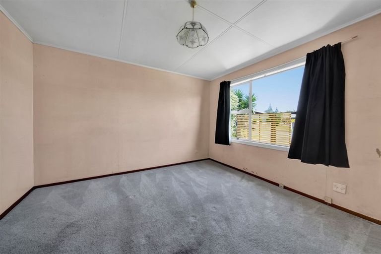 Photo of property in 28 Camellia Avenue, Bell Block, New Plymouth, 4312