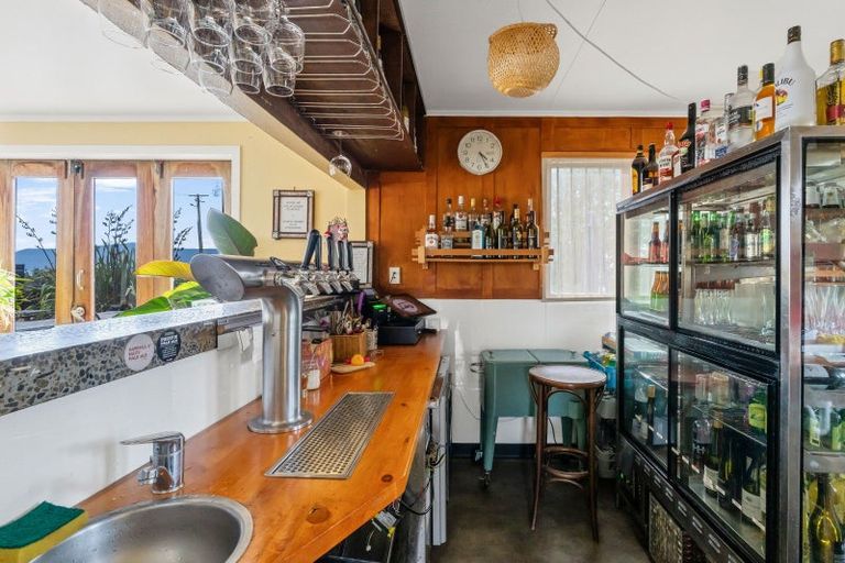 Photo of property in 1 Waimea Road, Waikanae Beach, Waikanae, 5036