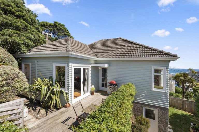 Photo of property in 27 Hudson Street, Island Bay, Wellington, 6023