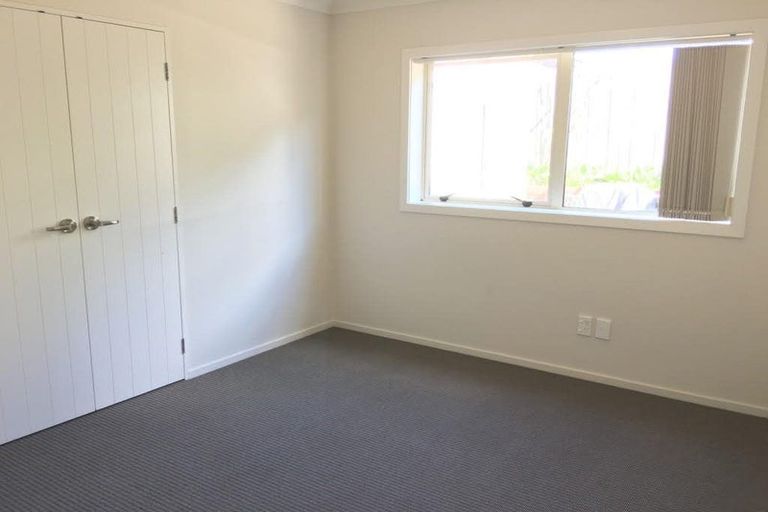 Photo of property in 76 Hugh Green Drive, Pinehill, Auckland, 0632