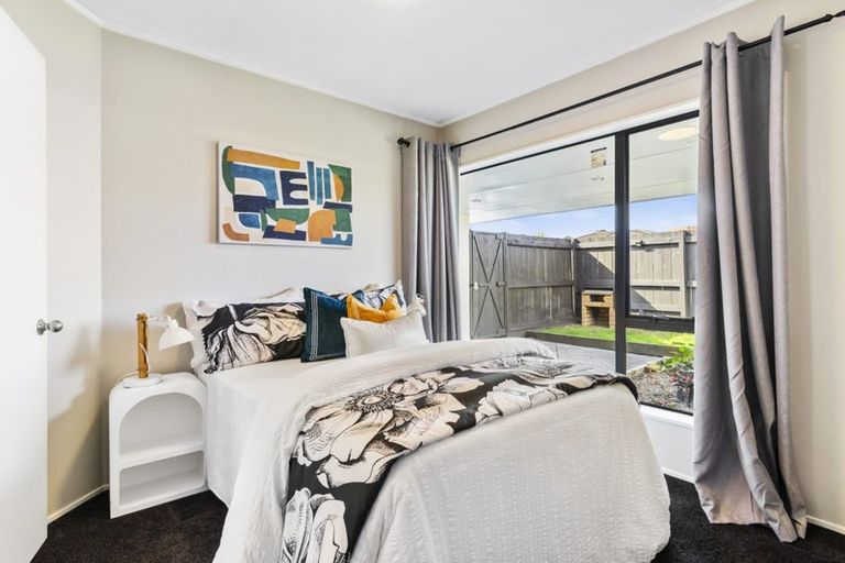 Photo of property in 2/83 Meadowland Drive, Somerville, Auckland, 2014