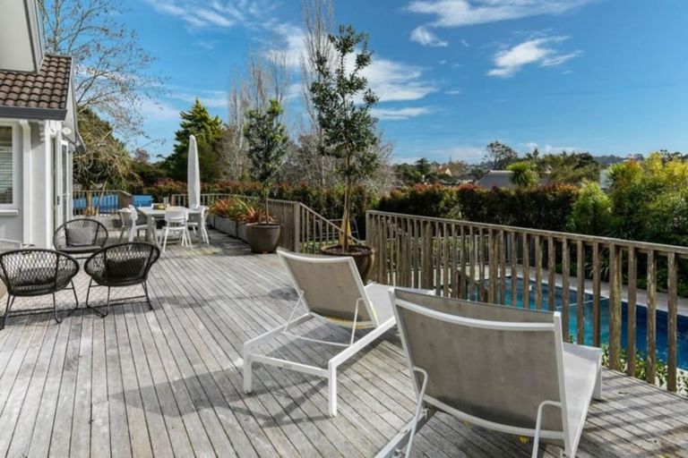 Photo of property in 48 Greenhithe Road, Greenhithe, Auckland, 0632