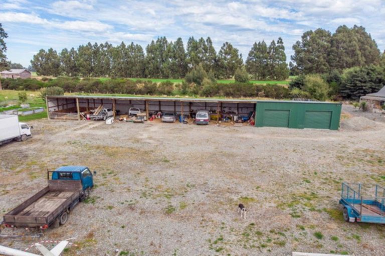 Photo of property in 16 Centre Bush Otapiri Road, Centre Bush, Winton, 9782