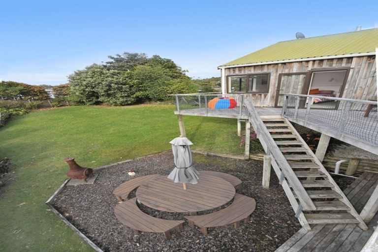 Photo of property in 6 Hillside Crescent, Leigh, 0985