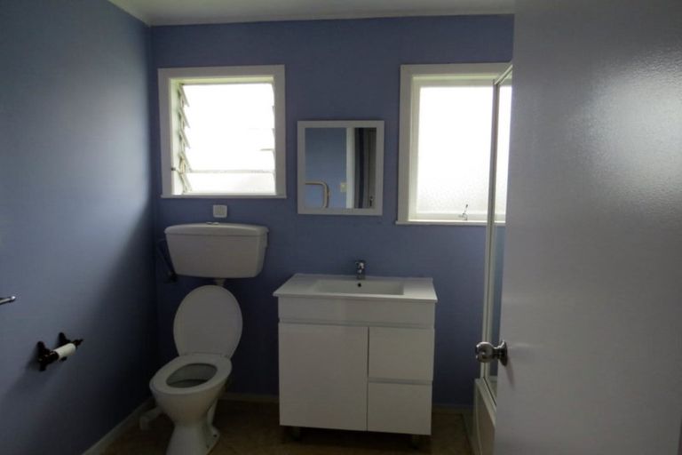 Photo of property in 17 Vina Place, Massey, Auckland, 0614