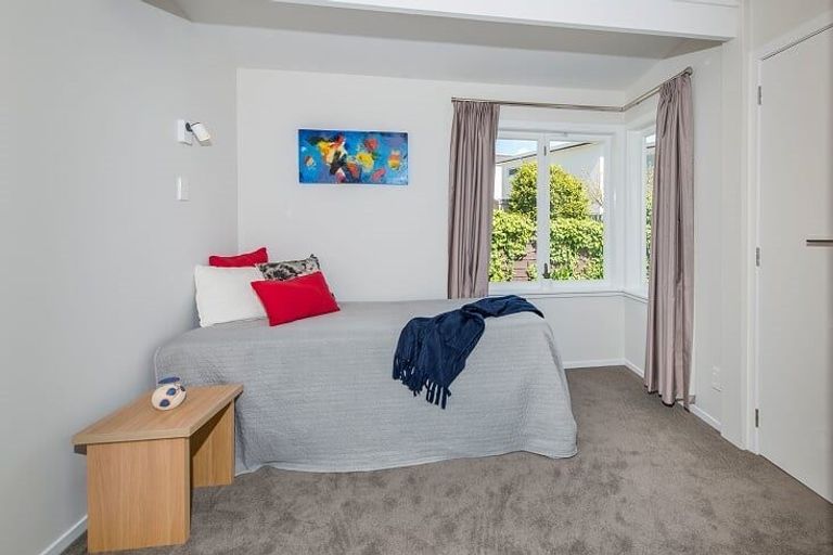 Photo of property in 52a Penzance Road, Mairangi Bay, Auckland, 0630