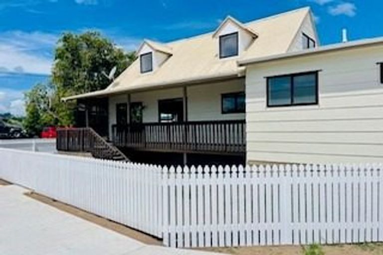 Photo of property in 6 Te Moau Avenue, Parakai, 0830