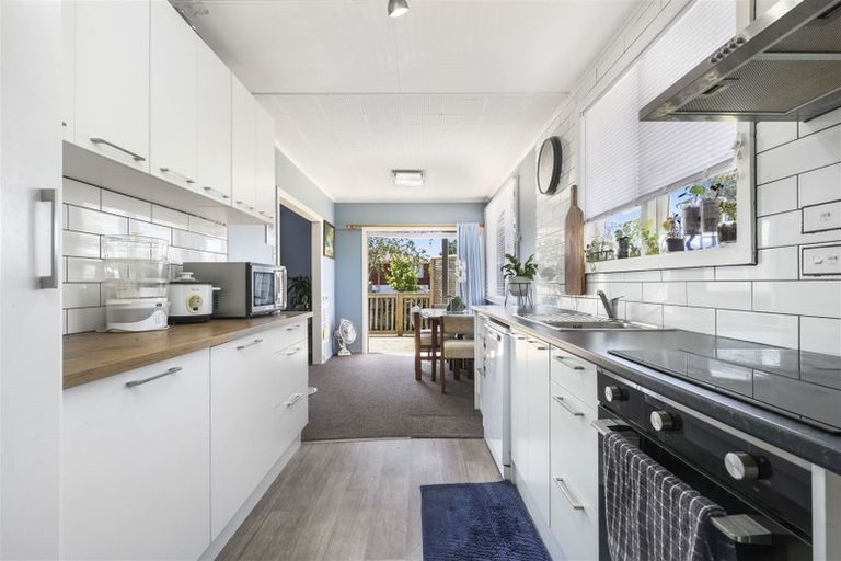 Photo of property in 2 Mabian Crescent, Deanwell, Hamilton, 3206