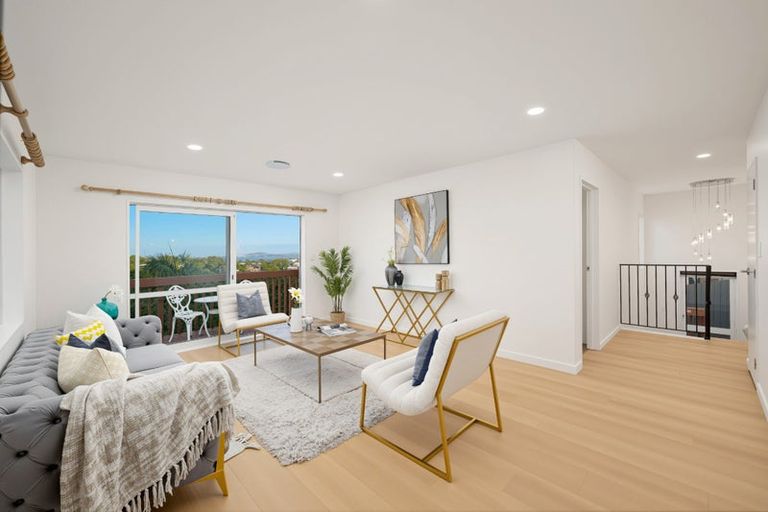 Photo of property in 18 Cityview Place, Massey, Auckland, 0614