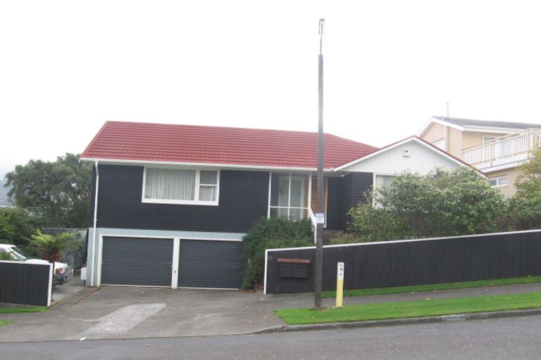 Photo of property in 13 Summit Road, Fairfield, Lower Hutt, 5011
