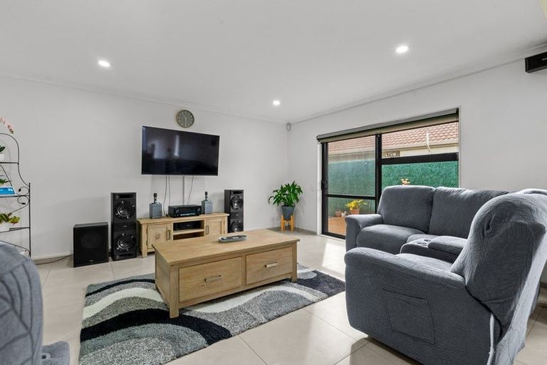 Photo of property in 31 Montilla Place, Manurewa, Auckland, 2102