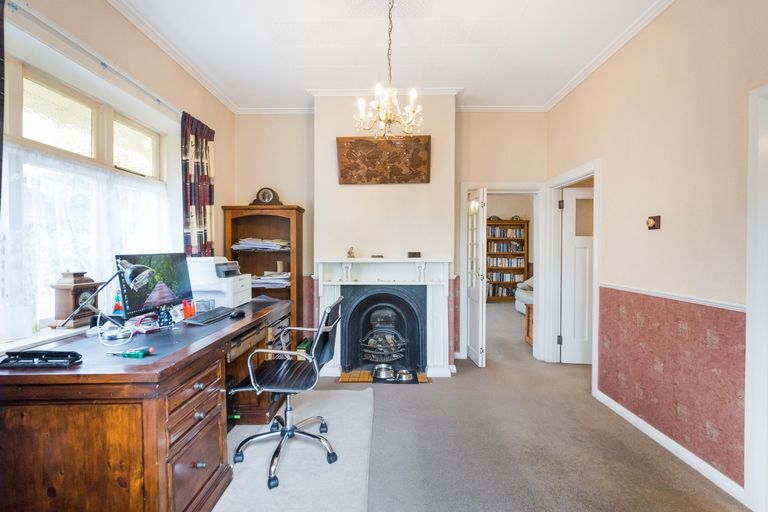 Photo of property in 55 Argyle Avenue, Takaro, Palmerston North, 4410