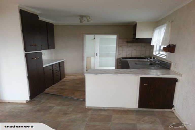 Photo of property in 75 Holly Street, Avondale, Auckland, 1026