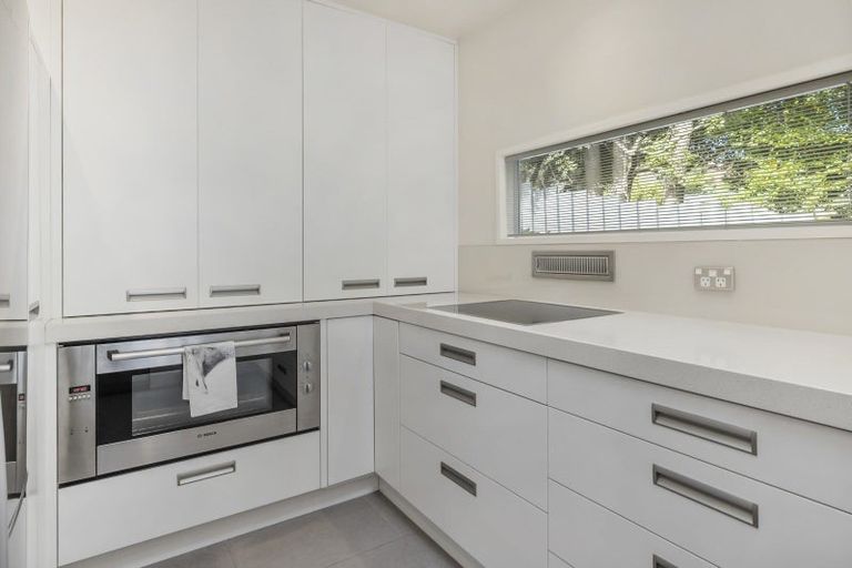 Photo of property in 34 Marine Parade, Macandrew Bay, Dunedin, 9014