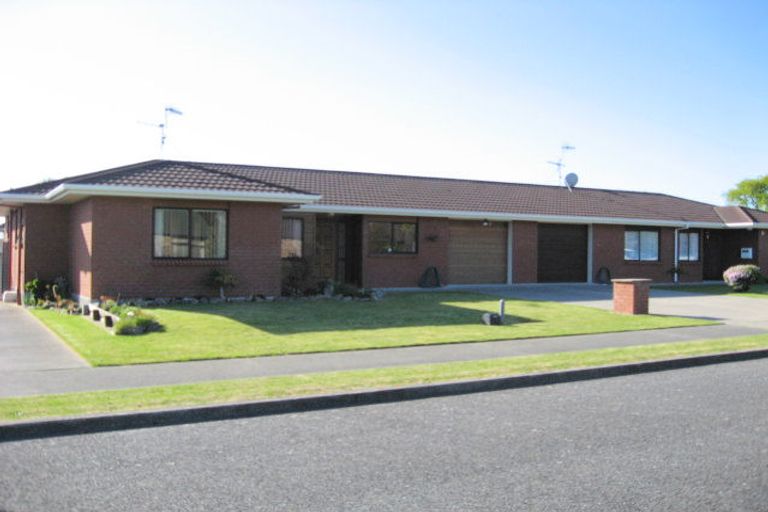 Photo of property in 2a Heihei Place, Paraparaumu, 5032