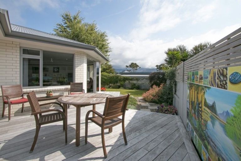 Photo of property in 5 Riverside Place, Katikati, 3129