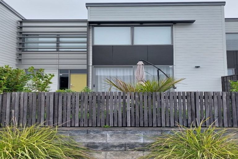 Photo of property in 123 Glenvar Ridge Road, Long Bay, Auckland, 0630