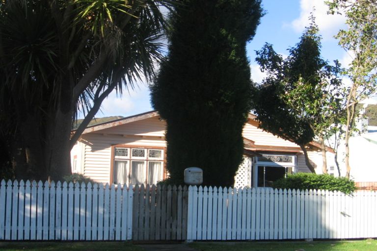 Photo of property in 14 Collingwood Street, Waterloo, Lower Hutt, 5011