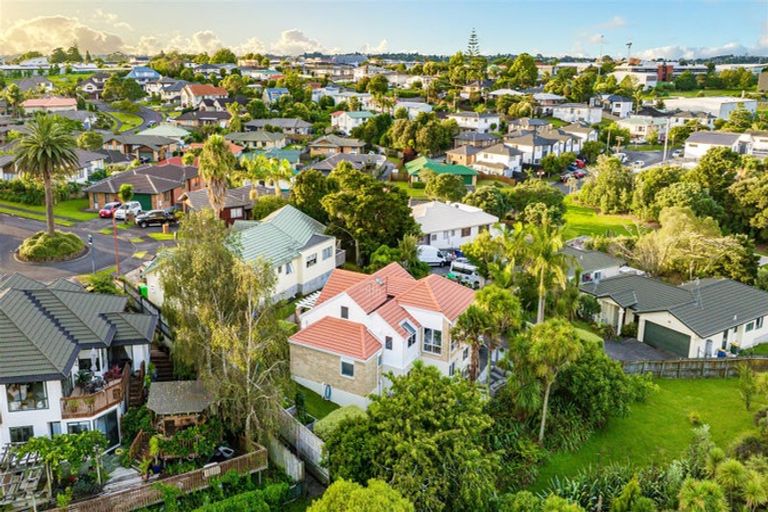 Photo of property in 31 Jubaea Place, Henderson, Auckland, 0610