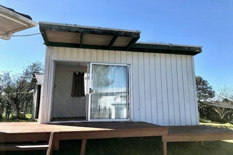 Photo of property in 70 Smythe Road, Henderson, Auckland, 0612