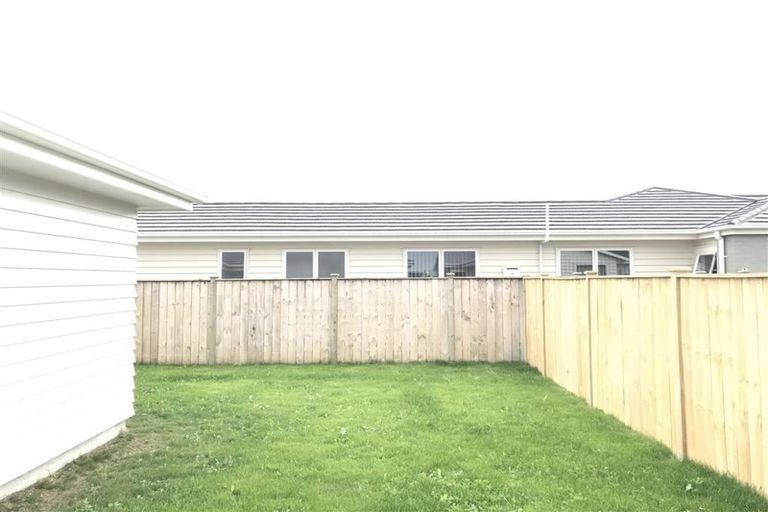 Photo of property in 9 Kapia Drive, Takanini, 2112