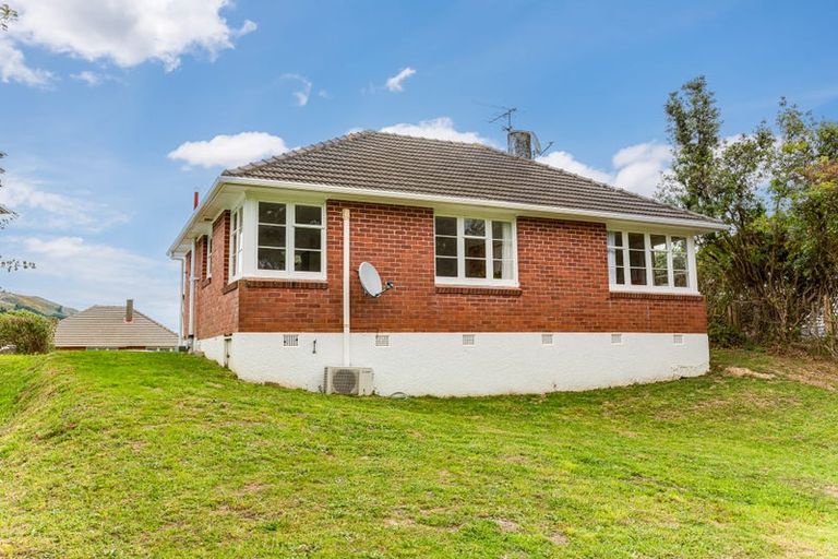 Photo of property in 27 Mckillop Street, Ranui, Porirua, 5024