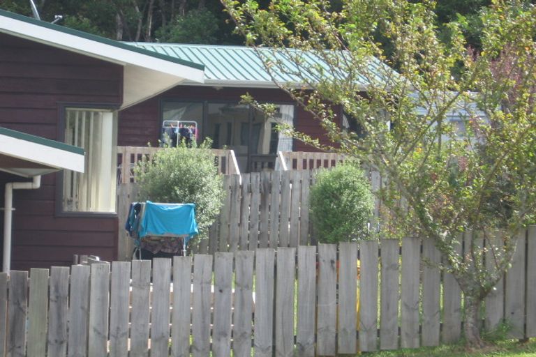 Photo of property in 2/28 Fernlea Rise, Bayview, Auckland, 0629