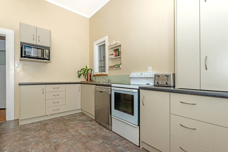 Photo of property in 129 Iranui Road, Inner Kaiti, Gisborne, 4010