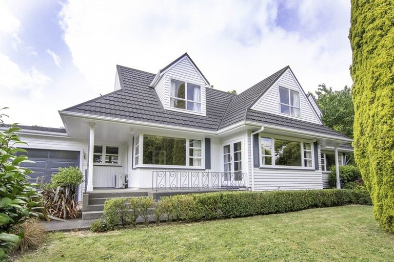 Photo of property in 18 Churchill Avenue, Hokowhitu, Palmerston North, 4410