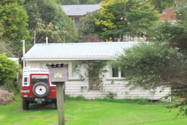 Photo of property in 24 Pohutukawa Avenue, Red Beach, 0932