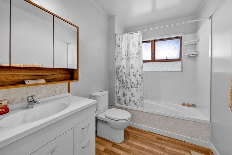 Photo of property in 15 Kauri Street, Inglewood, 4330