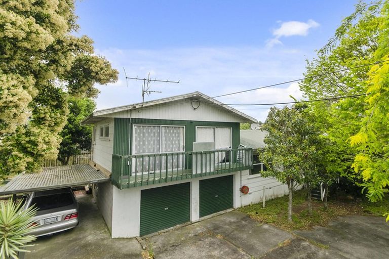 Photo of property in 139 View Road, Sunnyvale, Auckland, 0612