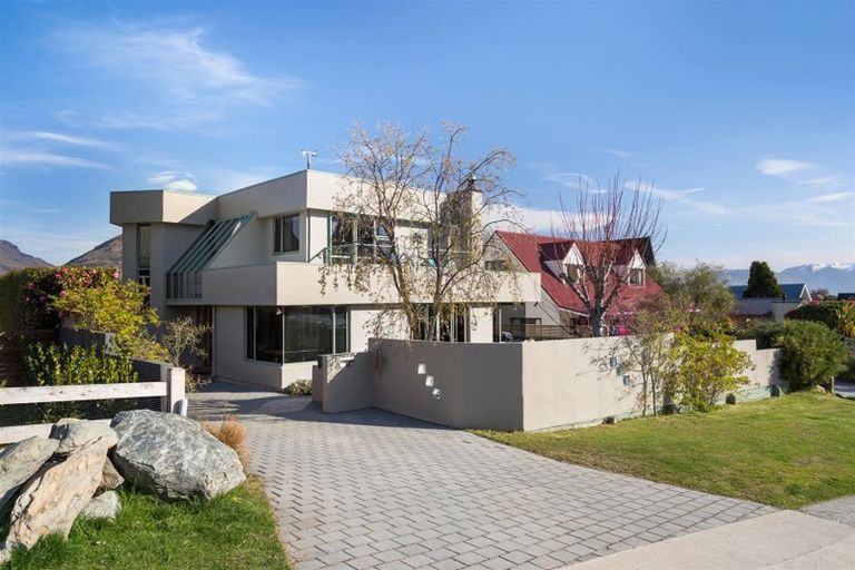 Photo of property in 690 Peninsula Road, Kelvin Heights, Queenstown, 9300