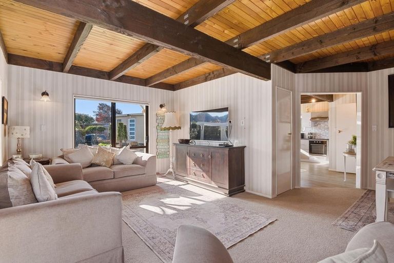 Photo of property in 17 Harcourt Place, Wakefield, 7025