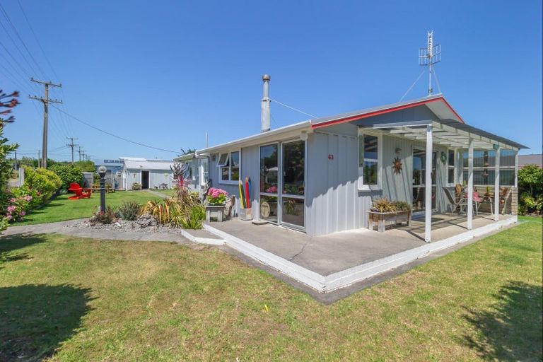 Photo of property in 63 Koputara Road, Himatangi Beach, Foxton, 4891