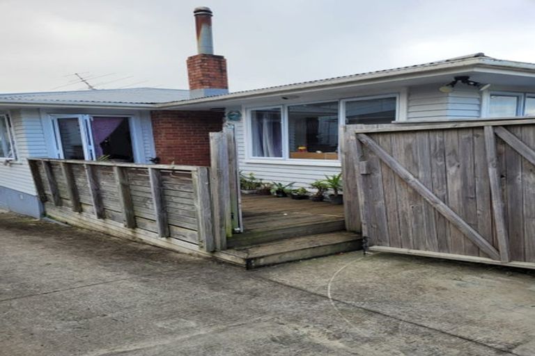 Photo of property in 76 Willerton Avenue, New Lynn, Auckland, 0600