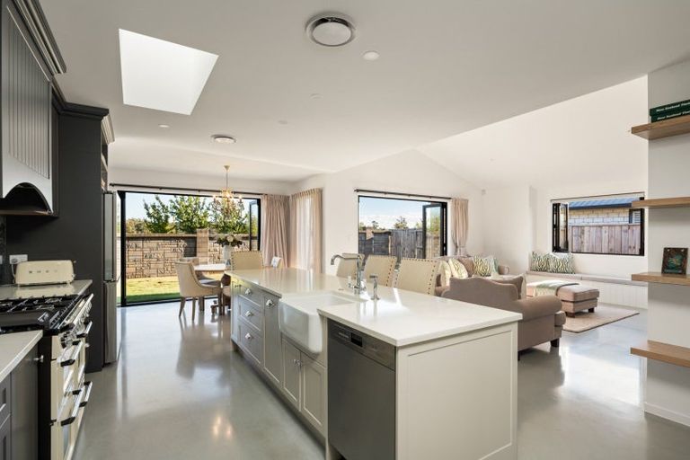 Photo of property in 10 Saint Thomas Avenue, Pyes Pa, Tauranga, 3112