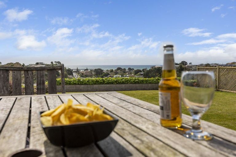 Photo of property in 41 Discovery Place, Marfell, New Plymouth, 4310