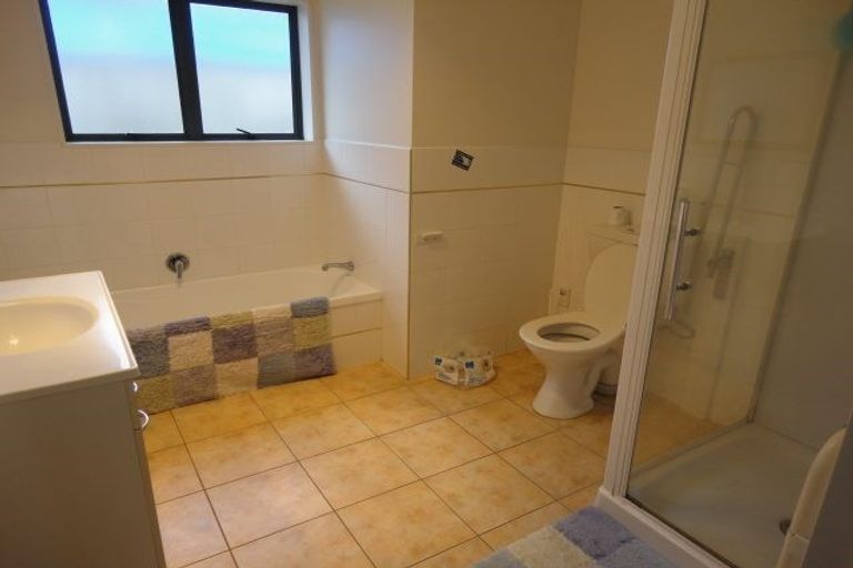Photo of property in 19 Arlose Place, Westgate, Auckland, 0614