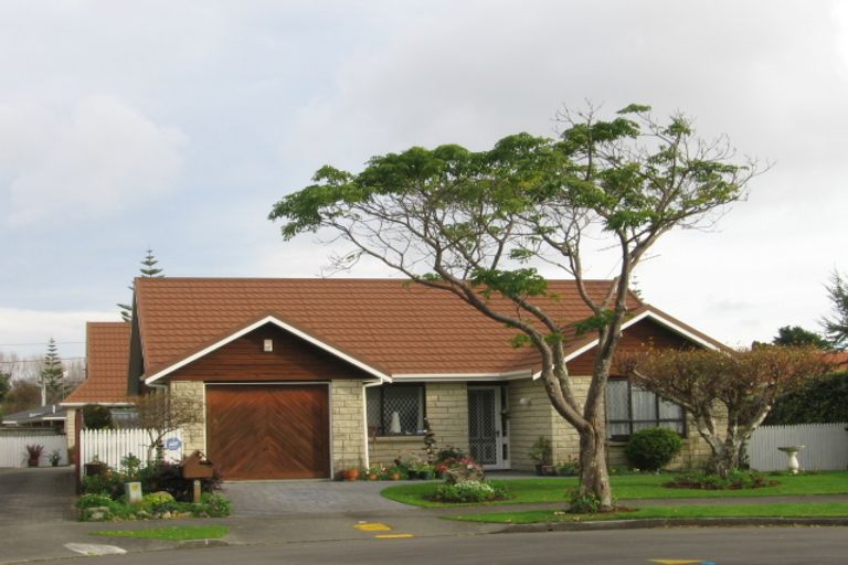 Photo of property in 37a Rosebank Grove, Waikanae, 5036