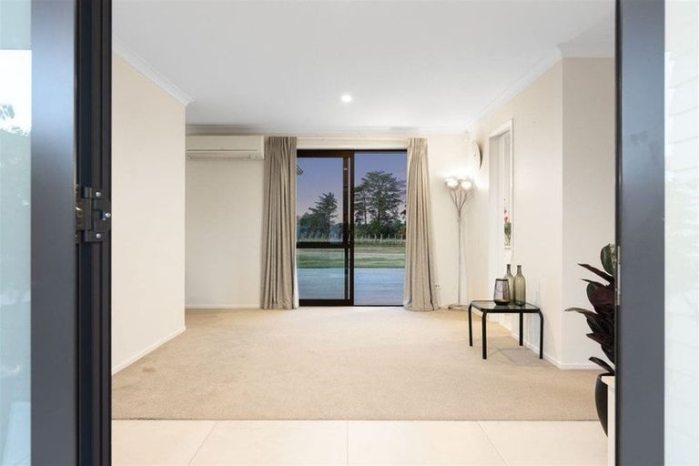 Photo of property in 1 Three Oaks Drive, Dairy Flat, Albany, 0794