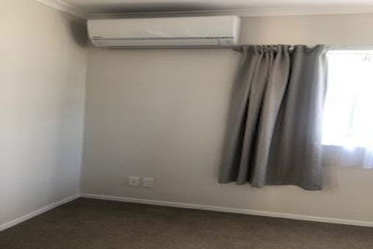 Photo of property in 51 Christmas Road, Manurewa, Auckland, 2102