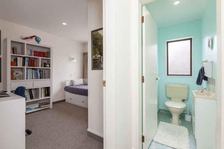 Photo of property in 113 Hillcrest Road, Raumati Beach, Paraparaumu, 5032