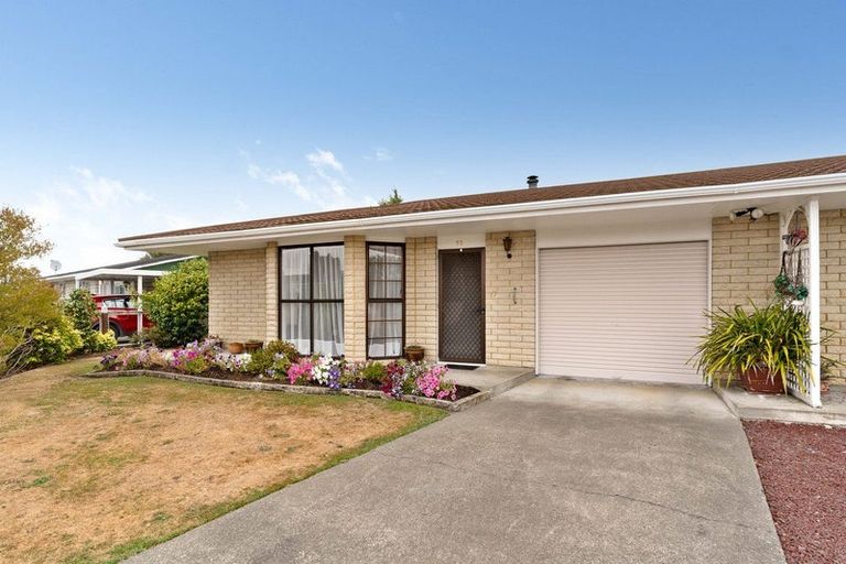 Photo of property in 32 Lowes Place, Solway, Masterton, 5810