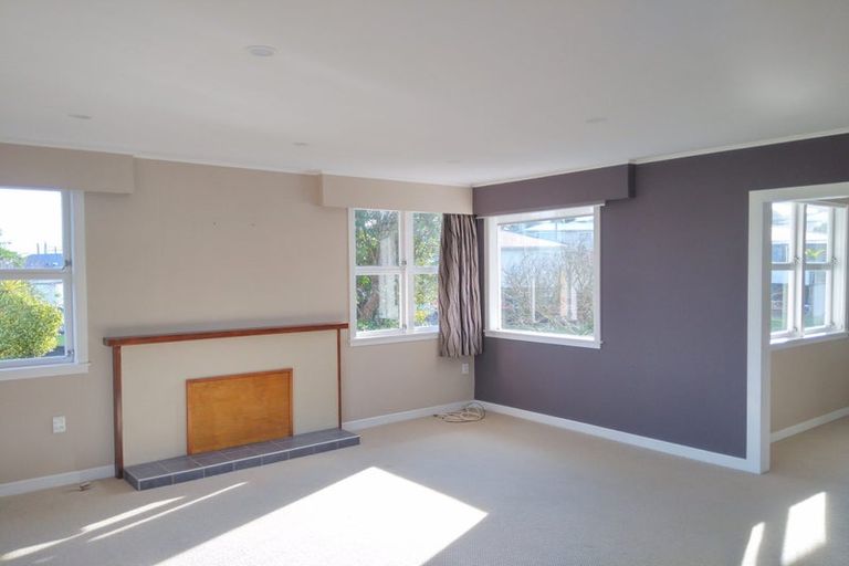Photo of property in 62 Huatoki Street, Vogeltown, New Plymouth, 4310