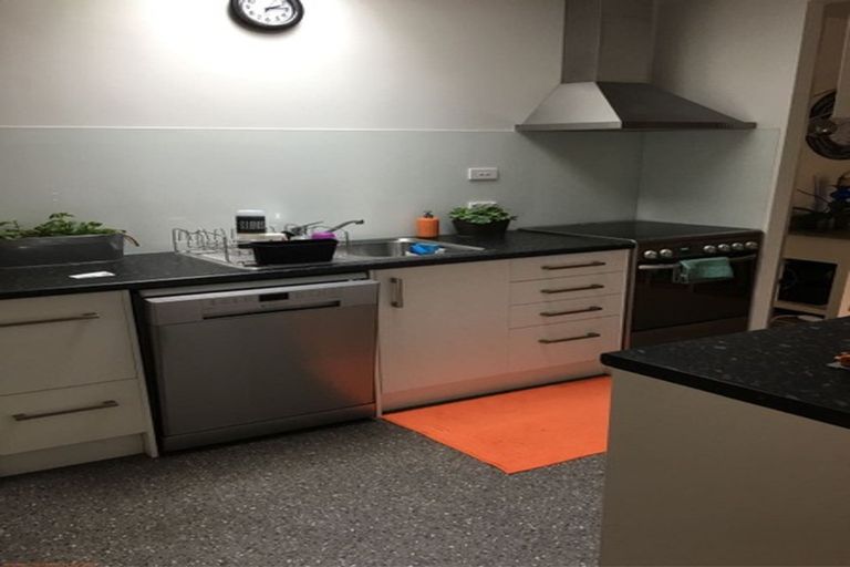 Photo of property in 6 Philip Place, Hillcrest, Auckland, 0627